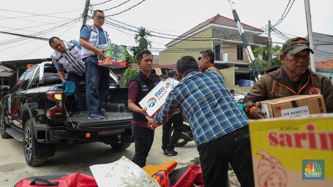 Tanggap Bencana, BRI Salurkan Bantuan ke Warga Terdampak Banjir