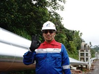 Pimpin ke Puncak Industri Energi Hijau, Dirut PGE Sabet Penghargaan