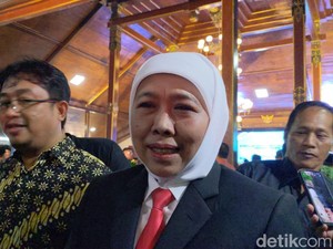 Khofifah Minta ASN Tetap Beri Pelayanan Terbaik ke Masyarakat Meski WFA