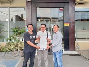 Akun Fb yang Catut Nama KH Abdul Ghofur Bisa Gandakan Uang Dipolisikan