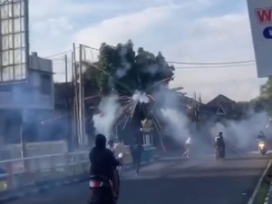 Didominasi Remaja, Pemkot Mataram Awasi 2 Titik Perang Petasan