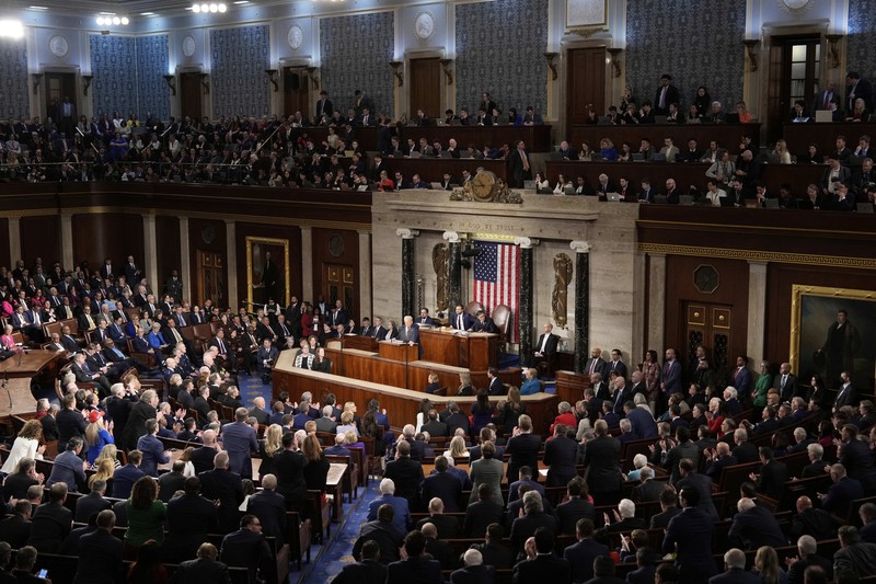 Sejumlah anggota partai Demokrat protes-walkout saat Trump pidato di Kongres. (AP Photo/Ben Curtis) Sejumlah anggota partai Demokrat protes-walkout saat Trump pidato di Kongres. (AP Photo/Ben Curtis)