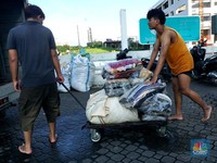 Banjir Bekasi Lumpuhkan Pusat Perbelanjaan Bos Peritel Bilang Begini