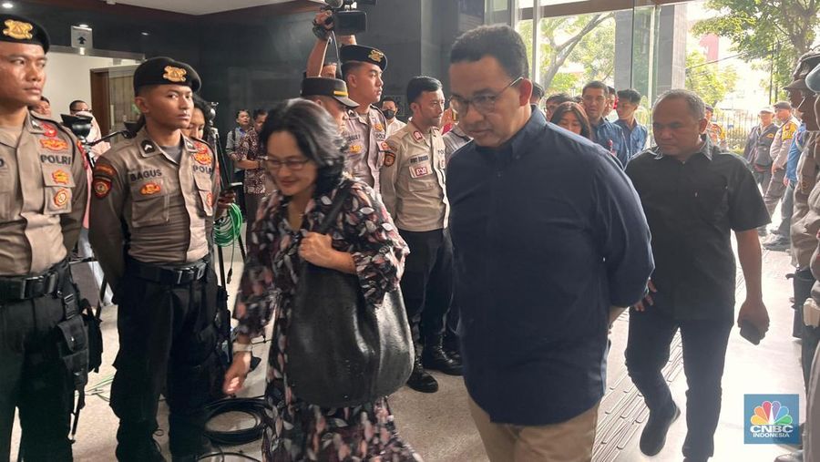 Anies Baswedan menghadiri sidang perdana kasus dugaan korupsi impor gula di Pengadilan Negeri Jakarta Pusat, Kamis (6/3/2025). (²©²ÊÍøÕ¾/Crysania Suhartanto)