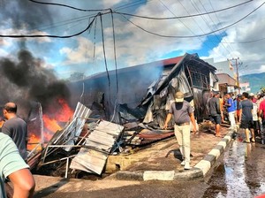 Pilu Ibu dan Dua Anaknya Tewas dalam Kebakaran Kios di Alor NTT