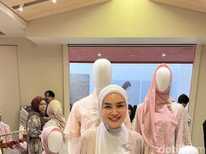 Ria Miranda Eksplor Kain Songket Minang Jadi Baju Lebaran 2025