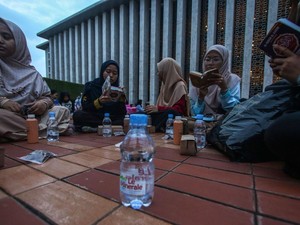 Le Minerale Siapkan 8000 Paket Buka Puasa untuk Jemaah Masjid Istiqlal
