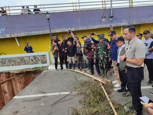 Jakarta-Bekasi Dapat Kiriman Banjir, AHY Minta ATR/BPN Pelototi Puncak