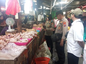 Jaga Stabilitas Bahan Pokok, Polisi di Pasuruan Intensifkan Pantau Pasar