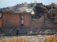 Potret Jet Tempur Tak Sengaja Jatuhkan 8 Bom ke Rumah Warga, 2 Kritis