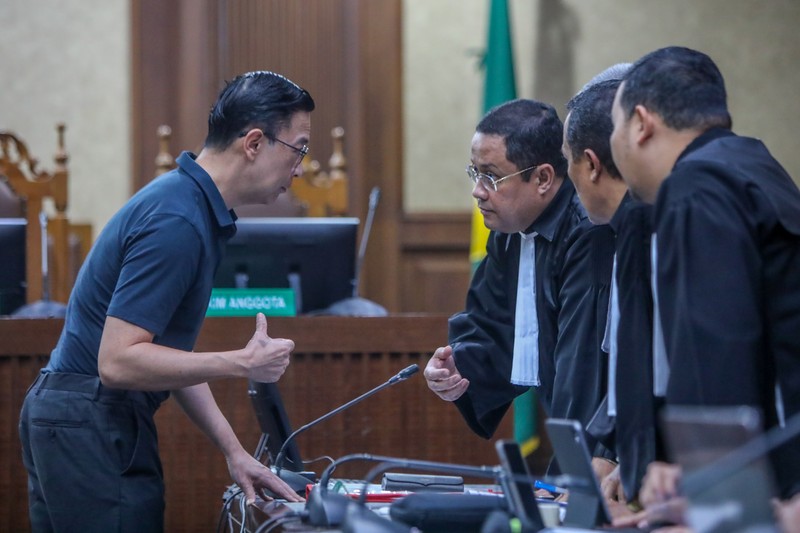 Thomas Lembong/Tom Lembong Terdakwa kasus importasi gula sekaligus Mantan Menteri Perdagangan Thomas Trikasih Lembong atau Tom Lembong saat menjalani sidang perdana di Pengadilan Tipikor, Jakarta, Kamis (6/3/2025). (CNBC Indonesia/Faisal Rahman)