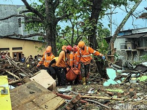 Banjir-Longsor di Sukabumi Tewaskan 3 Orang, 5 Hilang, 328 Jiwa Ngungsi