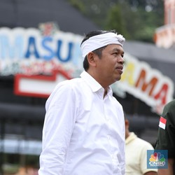 Dedi Mulyadi Menggebrak, Bongkar Bangunan di Puncak Bogor Jadi Hutan
