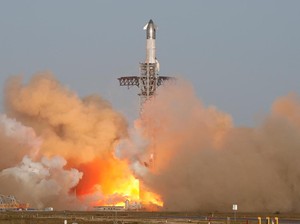 Roket SpaceX Elon Musk Meledak, Ganggu 240 Penerbangan