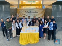 Rayakan Ramadan, KB Bank Bagi-Bagi Takjil ke Masyarakat di Bandung