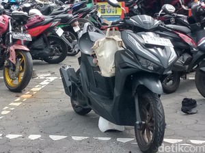 Penampakan Motor-Helm Siswa SMAN 1 Klaten Tewas Terlindas Truk