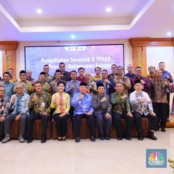 OJK Kukuhkan Delapan Tim Percepatan Akses Keuangan Daerah di Kalsel