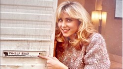 Siapa Pamela Bach? Bintang Baywatch yang Bunuh Diri