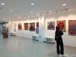 Pameran Munajat Qurani: Ketika Doa-Doa Al-Quran Diabadikan dalam Lukisan