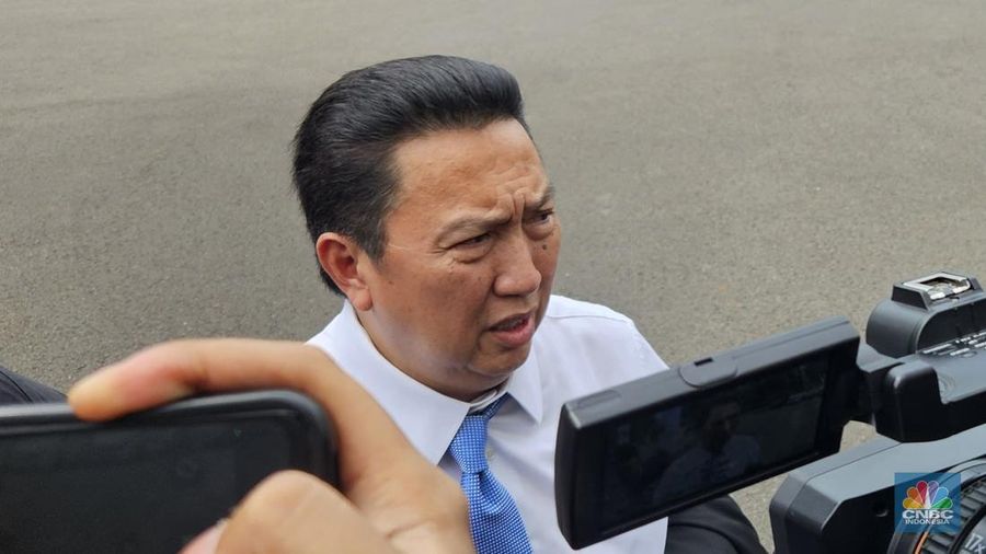 Pengusaha RI, Boy Thohir menemui Presiden Prabowo Subianto di Istana Kepresidenan. (CNBC Indonesia/Emir Yanwardhana)