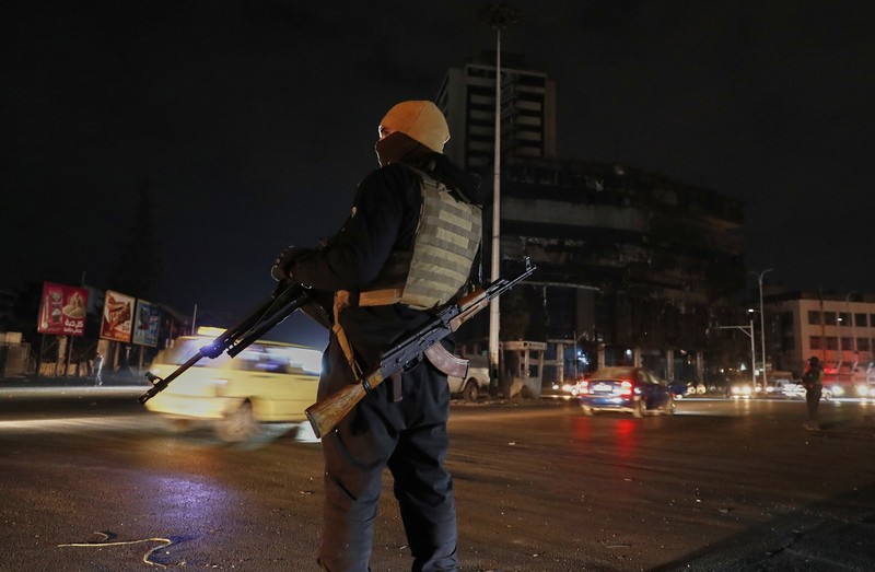 Syria Situasi keamanan di Suriah kembali memanas setelah bentrokan sengit antara pasukan keamanan dan milisi loyalis mantan Presiden Bashar al-Assad menewaskan sedikitnya 71 orang. (AP Photo/Omar Sanadiki)