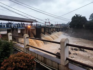 Bogor Diguyur Hujan, Bendung Katulampa Siaga 4