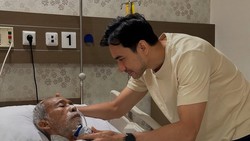 Kabar Duka dari Darius Sinathrya, Ayahanda Meninggal Dunia