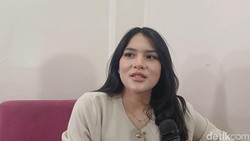 Video: Davina Karamoy Ungkap Peran Sang Mama dalam Kariernya
