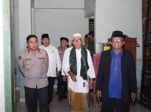 Kapolda Metro Salurkan Bantuan Sembako ke Panti Asuhan di Jaksel