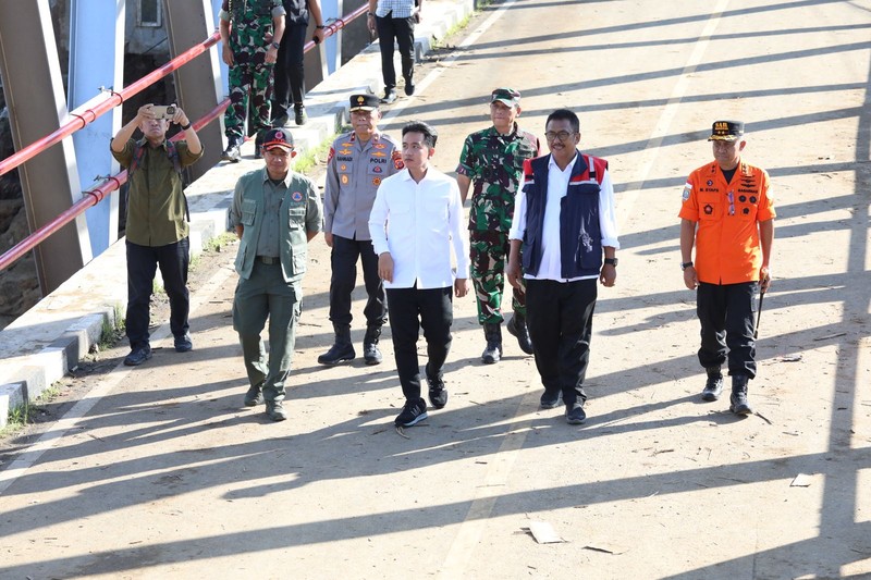 Kondisi permukiman warga yang terdampak di sekitar pasar Kampung Gumelar, Pelabuhan Ratu, Kabupaten Sukabumi, Jawa Barat, Sabtu (8/3/2025). (Dok. BNPB) Kondisi permukiman warga yang terdampak di sekitar pasar Kampung Gumelar, Pelabuhan Ratu, Kabupaten Sukabumi, Jawa Barat, Sabtu (8/3/2025). (Dok. BNPB)