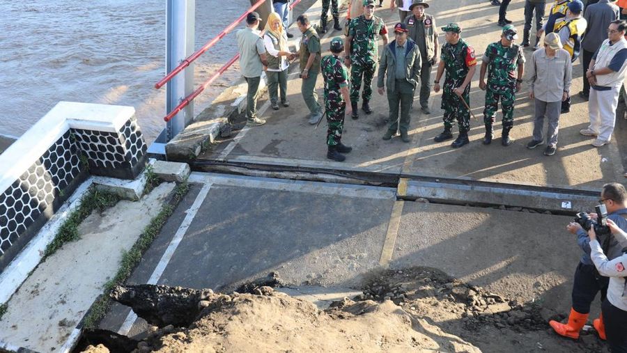 Kondisi permukiman warga yang terdampak di sekitar pasar Kampung Gumelar, Pelabuhan Ratu, Kabupaten Sukabumi, Jawa Barat, Sabtu (8/3/2025). (Dok. BNPB)