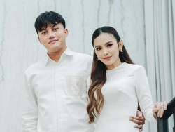 Video: Mahalini dan Rizky Febian Gelar Akikah untuk Selina Video: Mahalini dan Rizky Febian Gelar Akikah untuk Selina