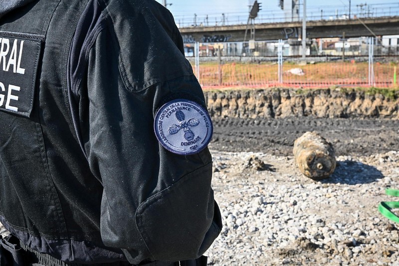 Penemuan bom raksasa seberat 500Kg di ekat Stasiun Gare du Nord Paris, Prancis, Jumat (7/3/2025) pagi waktu setempat.(Handout via REUTERS) Penemuan bom raksasa seberat 500Kg di ekat Stasiun Gare du Nord Paris, Prancis, Jumat (7/3/2025) pagi waktu setempat.(Handout via REUTERS)