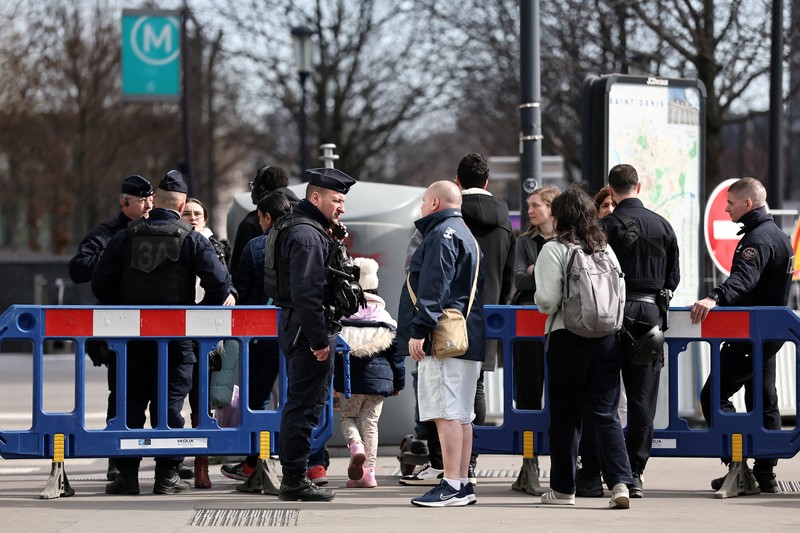 Penemuan bom raksasa seberat 500Kg di ekat Stasiun Gare du Nord Paris, Prancis, Jumat (7/3/2025) pagi waktu setempat.(Handout via REUTERS) Penemuan bom raksasa seberat 500Kg di ekat Stasiun Gare du Nord Paris, Prancis, Jumat (7/3/2025) pagi waktu setempat.(Handout via REUTERS)
