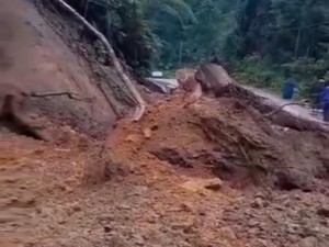 Longsor Tutup Akses ke Wisata Negeri di Atas Awan Lebak Banten