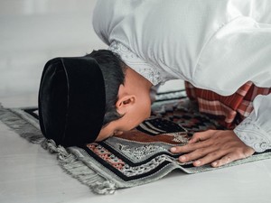 Rukun Sholat Lengkap dengan Bacaan dan Sunnah-sunnahnya