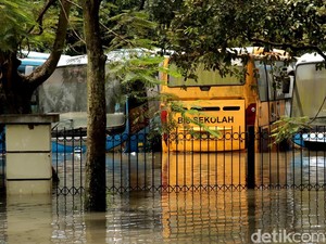 Kantor Dishub Kota Bandung Terendam Banjir