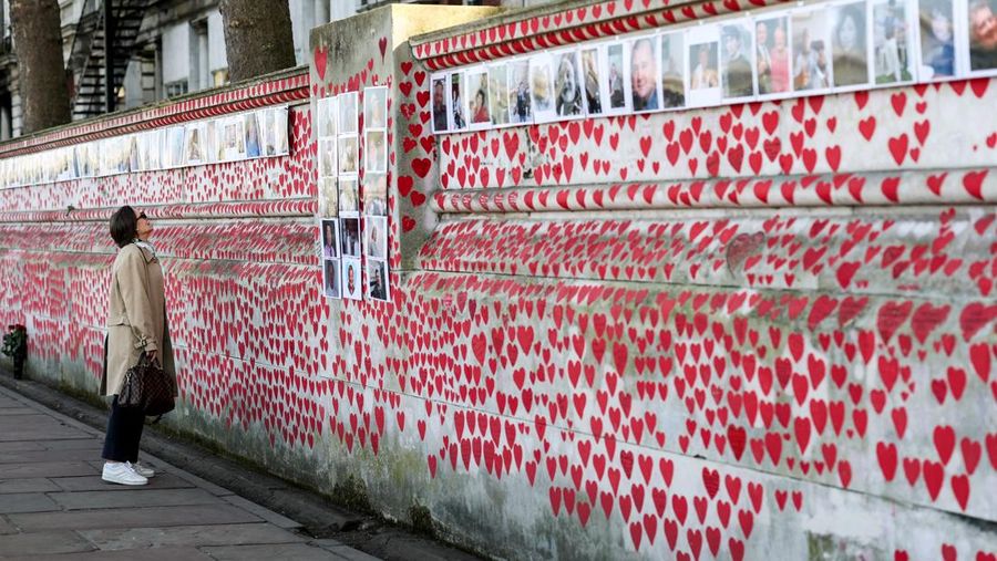 Hari Refleksi 5 Tahun Covid-19 di London, Inggris (9/3/2025). (REUTERS/Hannah McKay)