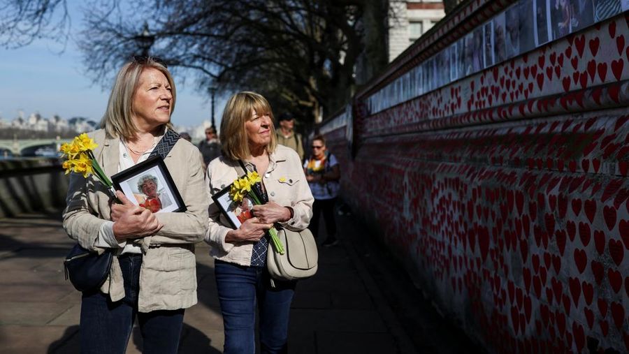 Hari Refleksi 5 Tahun Covid-19 di London, Inggris (9/3/2025). (REUTERS/Hannah McKay)