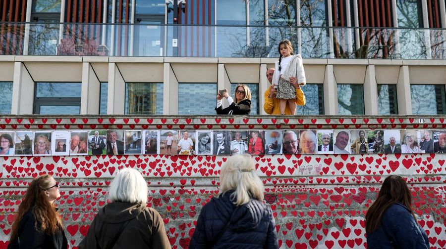 Hari Refleksi 5 Tahun Covid-19 di London, Inggris (9/3/2025). (REUTERS/Hannah McKay)