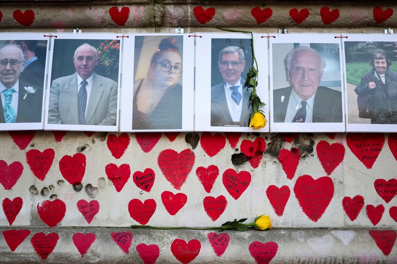 Hari Refleksi 5 Tahun Covid-19 di London, Inggris (9/3/2025). (REUTERS/Hannah McKay) Hari Refleksi 5 Tahun Covid-19 di London, Inggris (9/3/2025). (REUTERS/Hannah McKay)