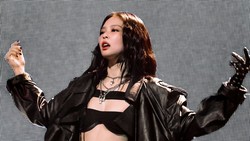 Gaya Jennie BLACKPINK Manggung Tuai Perdebatan, Dianggap Terlalu Seksi