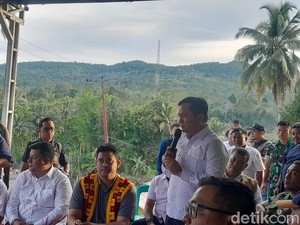 Bupati Nias Barat Ellyunus Sebut 97 dari 105 Desa Terdampak Jembatan Ambruk