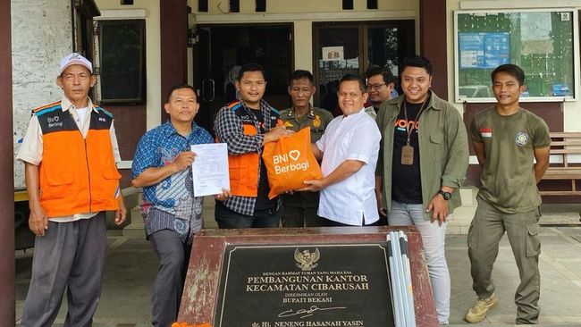 BNI Bantu Korban Banjir Bekasi Paket Sembako Hingga Alat Kebersihan