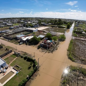 Potret Banjir Dahsyat Hantam Argentina Tewaskan 16 Jiwa, Kota Lumpuh