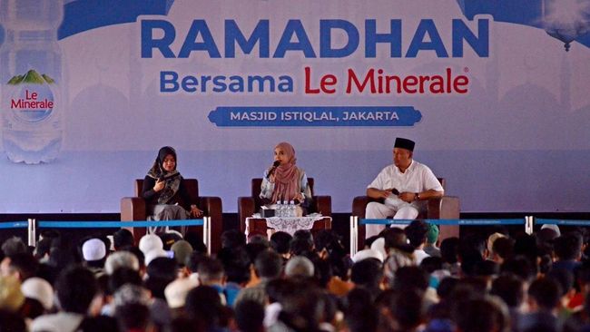 Jamaah Masjid Istiqlal Rasakan Berkah Ramadan Bersama Le Minerale