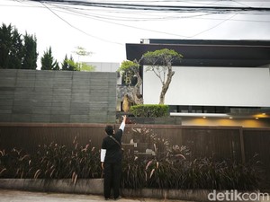 Barang-barang Ini Disita KPK dari Rumah Ridwan Kamil