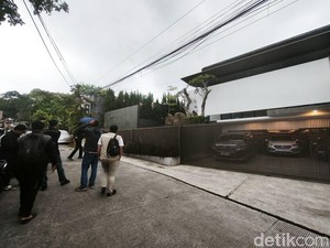 Ini Barang yang Diamankan KPK Saat Geledah Rumah Ridwan Kamil