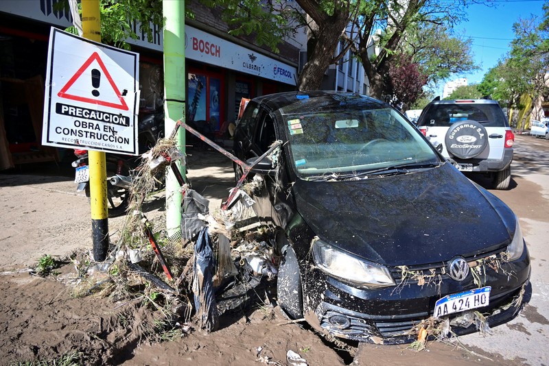 Pemandangan drone menunjukkan jalan-jalan yang banjir di kota Bahia Blanca, di provinsi Buenos Aires, Argentina, 9 Maret 2025. Pemandangan drone menunjukkan jalan-jalan yang banjir di kota Bahia Blanca, di provinsi Buenos Aires, Argentina, 9 Maret 2025. (REUTERS/Juan Sebastian Lobos)