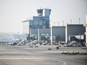 Objek Misterius Bikin Penerbangan di Bandara Jerman Dialihkan